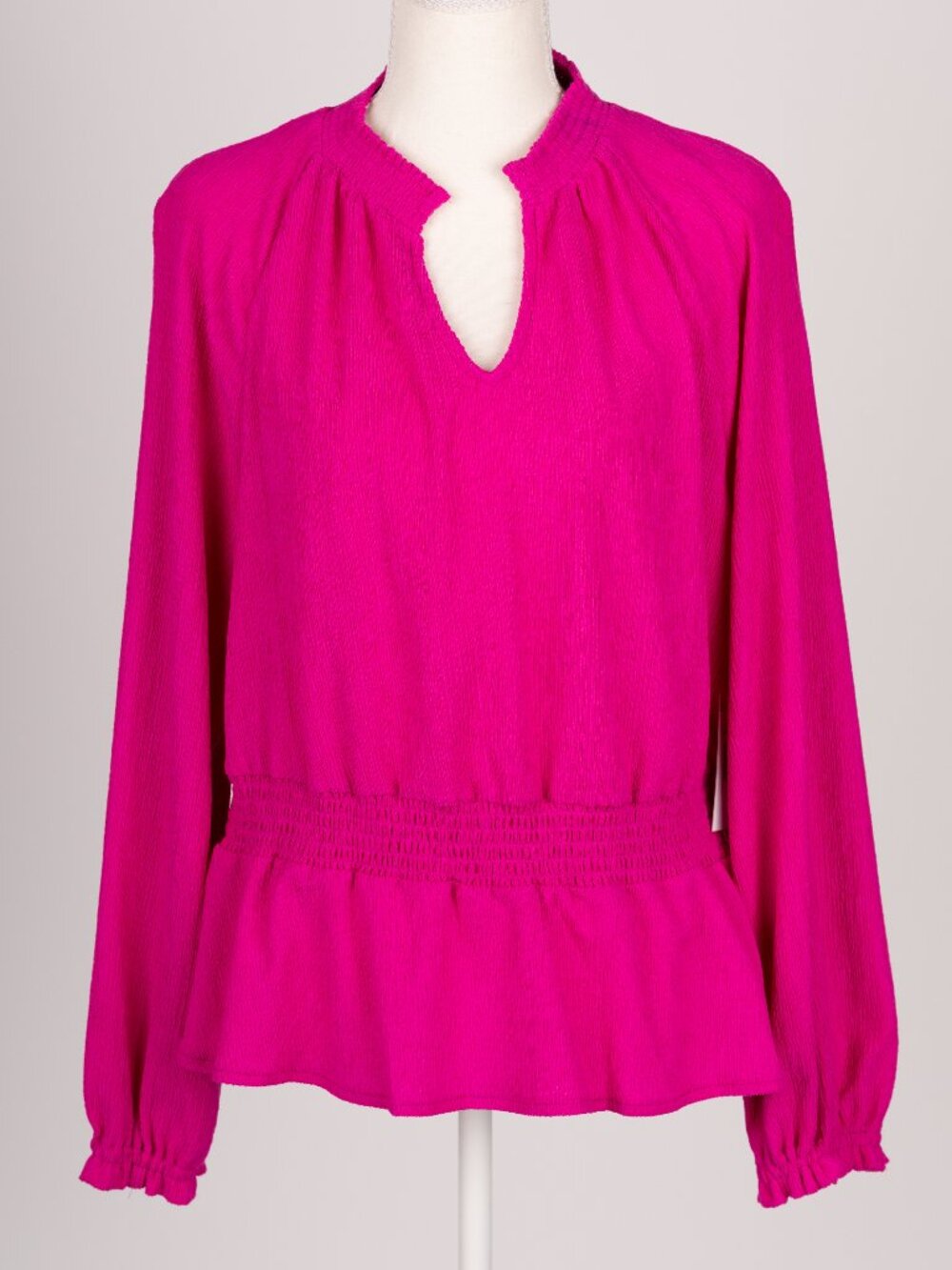 Riley & Rae Pink Crinkled Split Neck Peplum Top NWT Large Barbiecore Regency